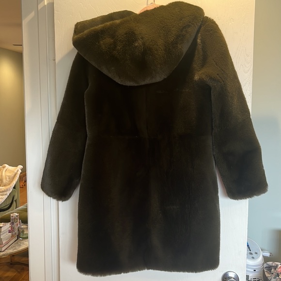 NWOT BCBG FAUX FUR HOODED JACKET - Picture 5 of 5